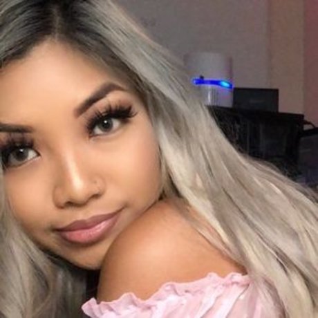 msnatalieduong onlyfans strip tease