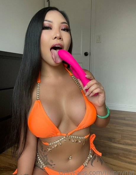 msnatalieduong onlyfans model photos