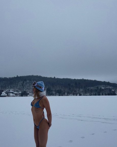 blonde hot wife onlyfans sexy frame