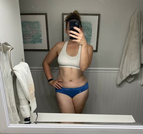 Emily Sequoia onlyfans boobs