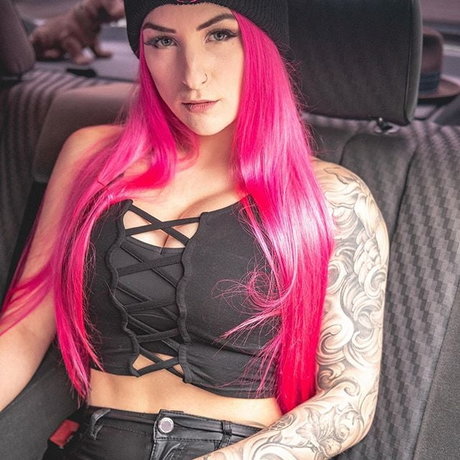 Pia Sativa onlyfans topless