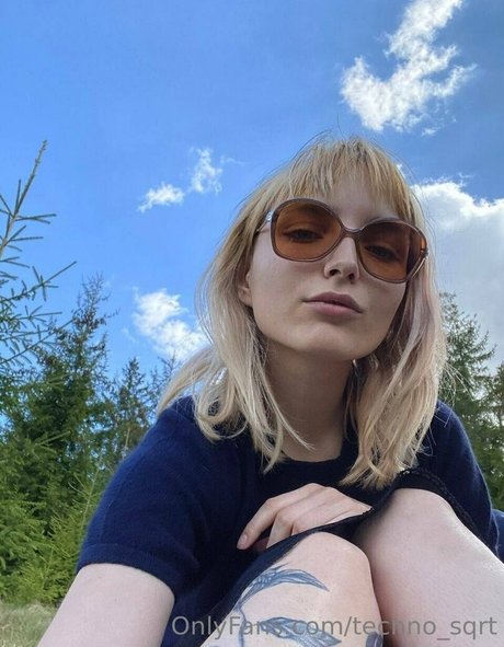 curvy onlyfans hot depiction