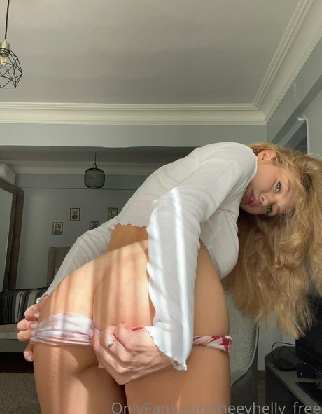 heeyhelly free only fans nude leaks