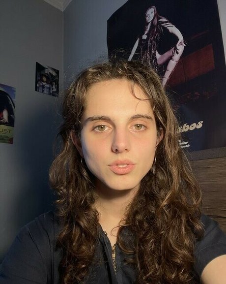 Helmet Girl onlyfans nude leaked