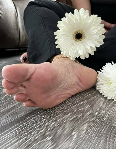 foot mistress miss b new onlyfans leaks