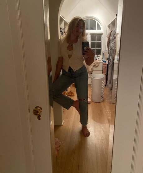 Busy Philipps nude onlyfans leak