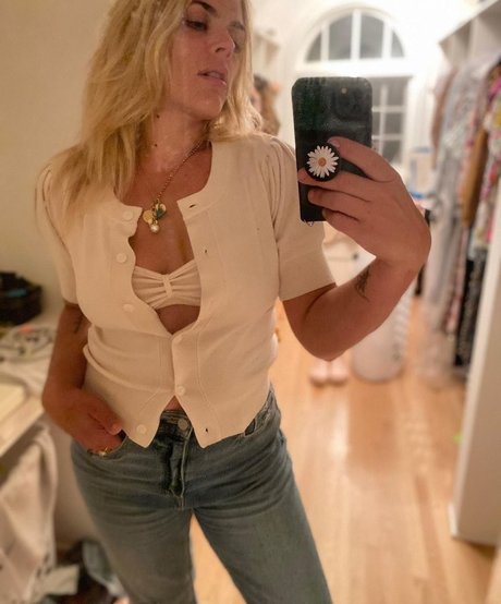 Busy Philipps tits onlyfans