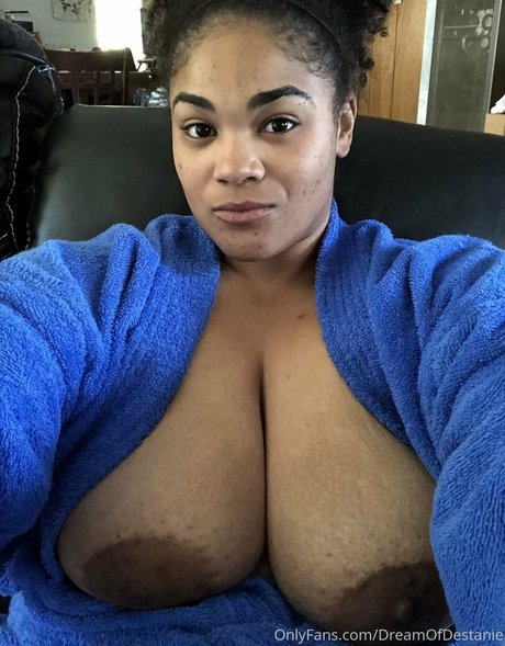 DreamofDestanie onlyfans posts