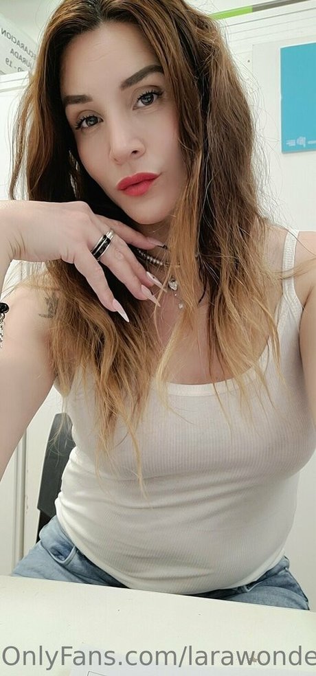 larawonder onlyfans page