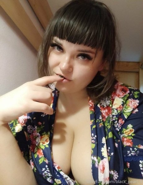 pearl black only fans leak porn