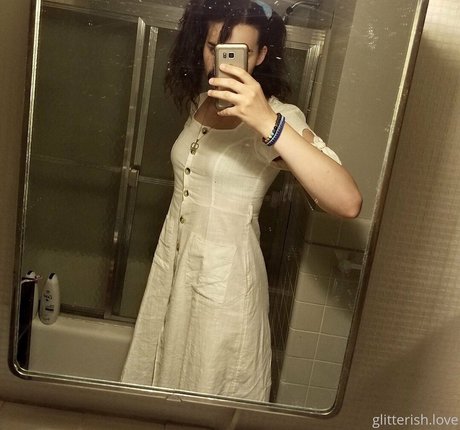 glitterishhh onlyfans sexy