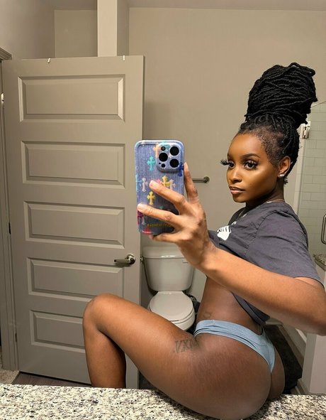 asiaamazeya onlyfans model