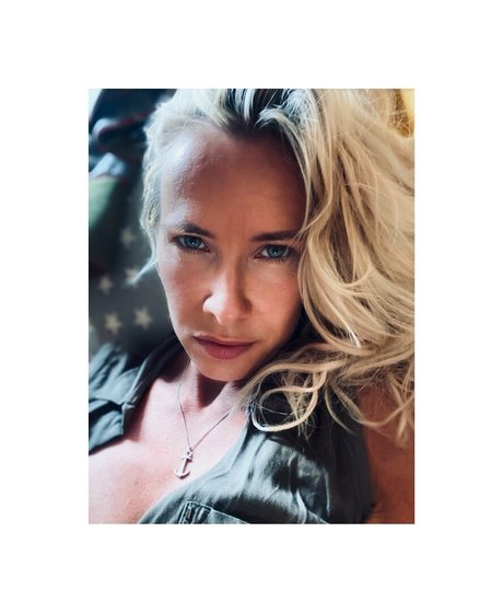 loveislove01 Profile image