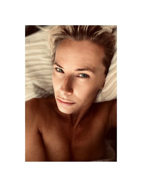 loveislove01 onlyfans sextape