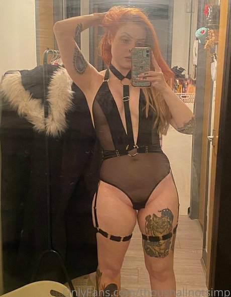 thoushallnotsimp nude onlyfans