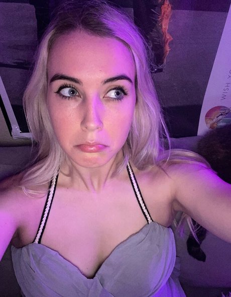 emilycc topless onlyfans