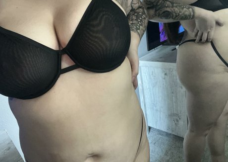 Arizona Angel onlyfans pics