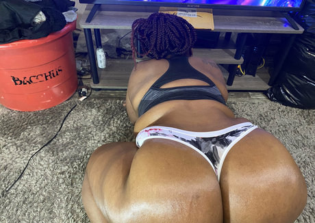 lasvegasbootyqueen naked onlyfans pics