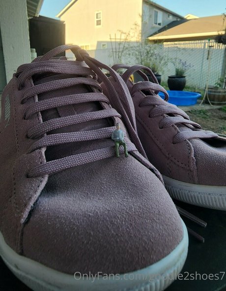 goodie2shoes7 onlyfans fotos