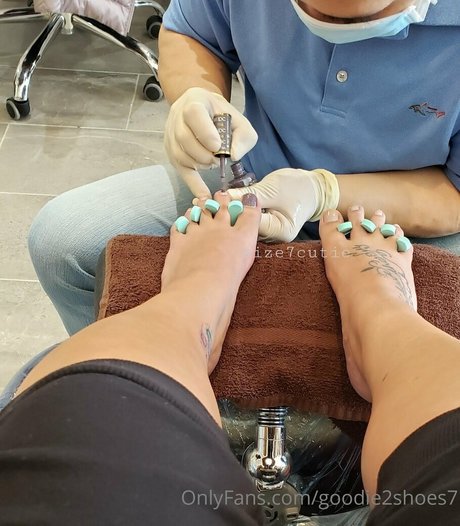 goodie2shoes7 leaked nude onlyfans