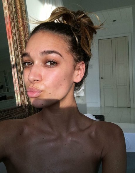 April Love Geary onlyfans nide