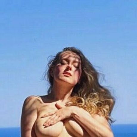 evasindlerova onlyfans.