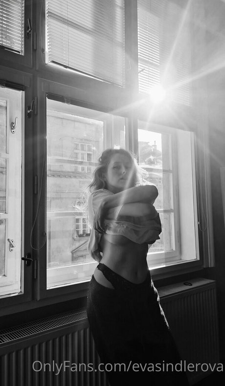 evasindlerova nude onlyfans