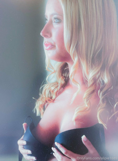 alipie1689 xxx onlyfans