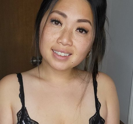 Miss Jee Yung onlyfans pics leaked