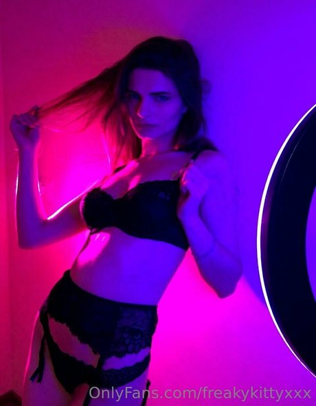 freakykittyxxx only fans free