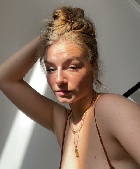 Hannah Alyssa Woods onlyfans model images