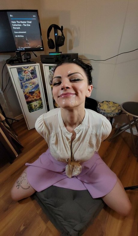 Anyalikestosuck onlyfans nudes leak