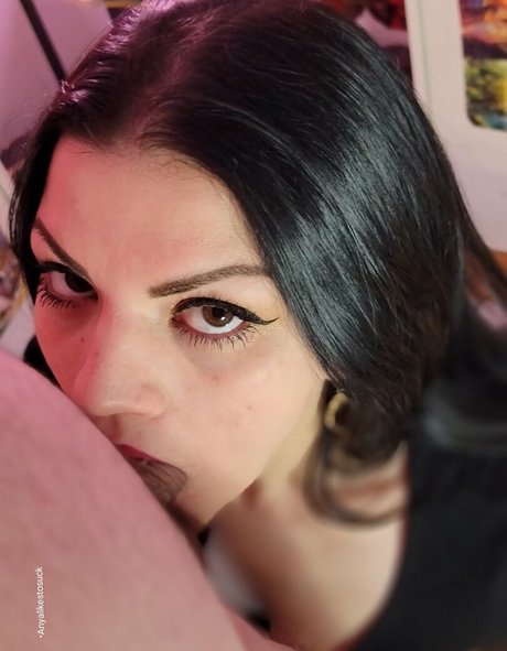 Anyalikestosuck onlyfans content type