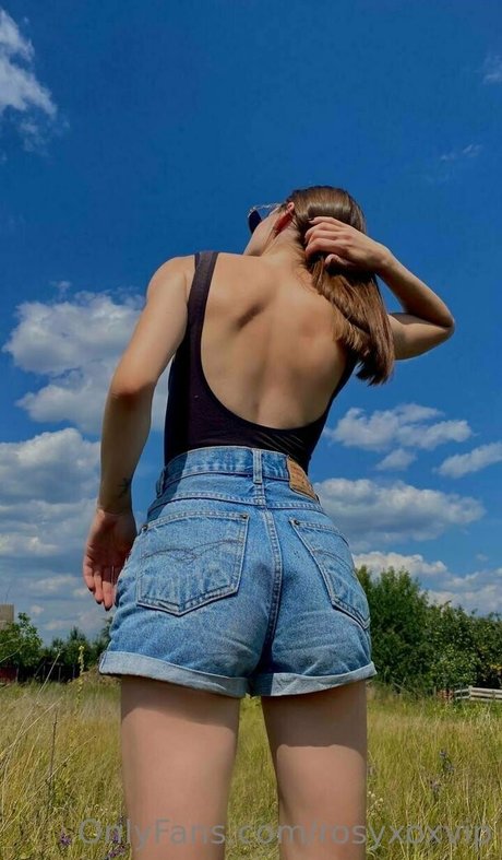 rosyxoxvip onlyfans nude porn