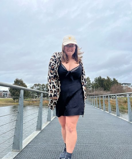 thick milf onlyfans hot xxx image