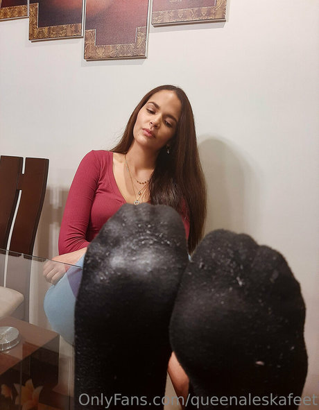 queenaleskafeet Profile image