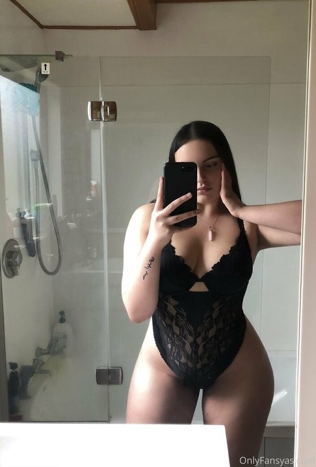 yaskavari onlyfans naked