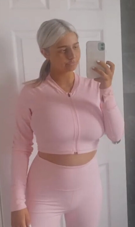 model onlyfans beautiful render