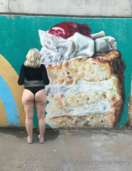 ariberry only fans leak nude