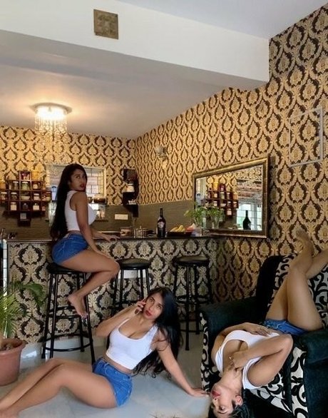 scarlettmrose naked on onlyfans