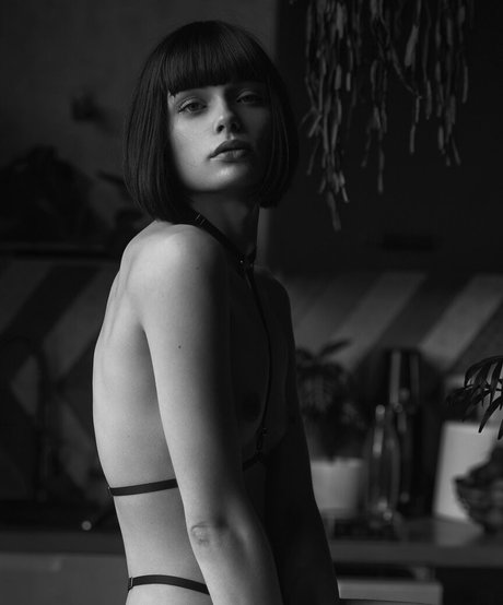 naked yoga onlyfans top photos