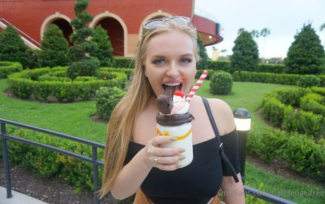 baddangelfree only fans nude