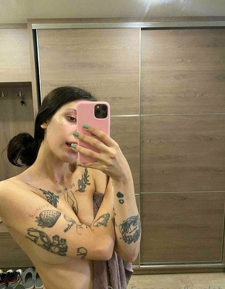 layslet naked onlyfans leaks