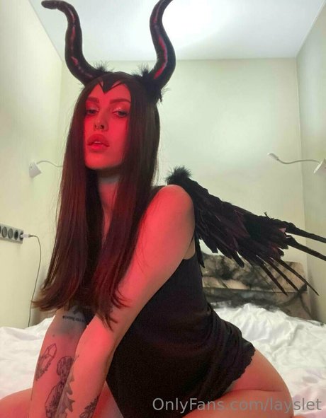 layslet nude onlyfans pics