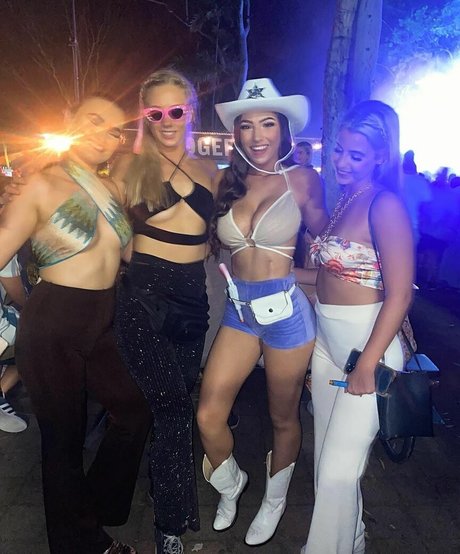 Molly Shield onlyfans lean