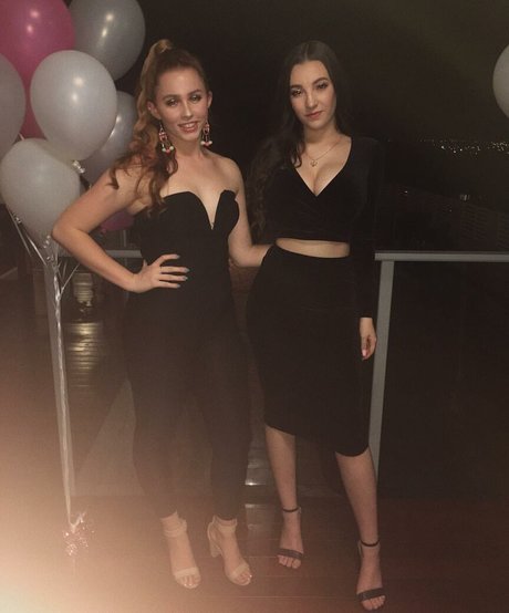 Molly Shield onlyfans model photo