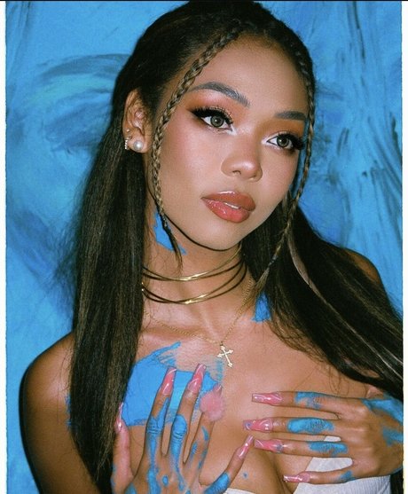 Stephanie Hikaru onlyfans content