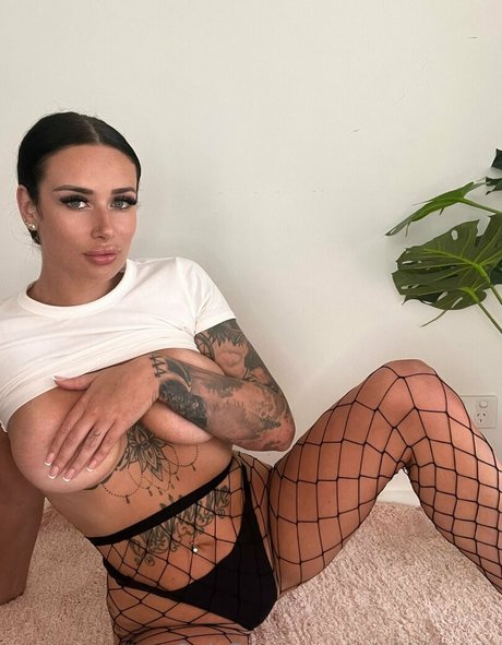 mickidaniels onlyfans nude content