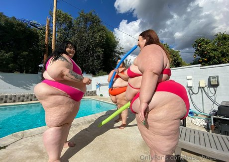 big tits threesome onlyfans exclusive image