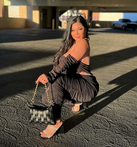 Mizuki Brown onlyfans topless